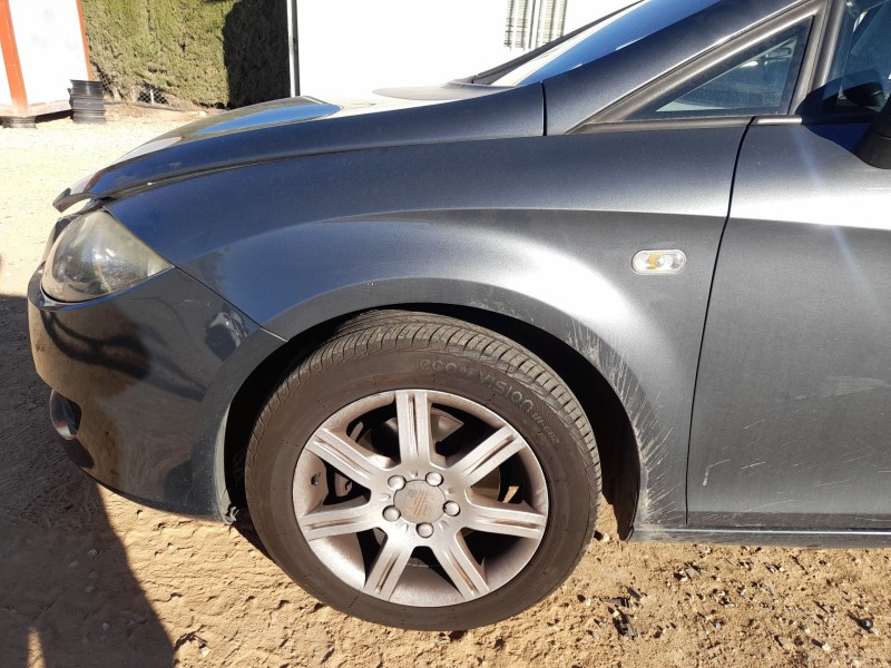 Recambio de aleta delantera izquierda para seat leon (1p1) 1.9 tdi referencia OEM IAM 1P0821021A  