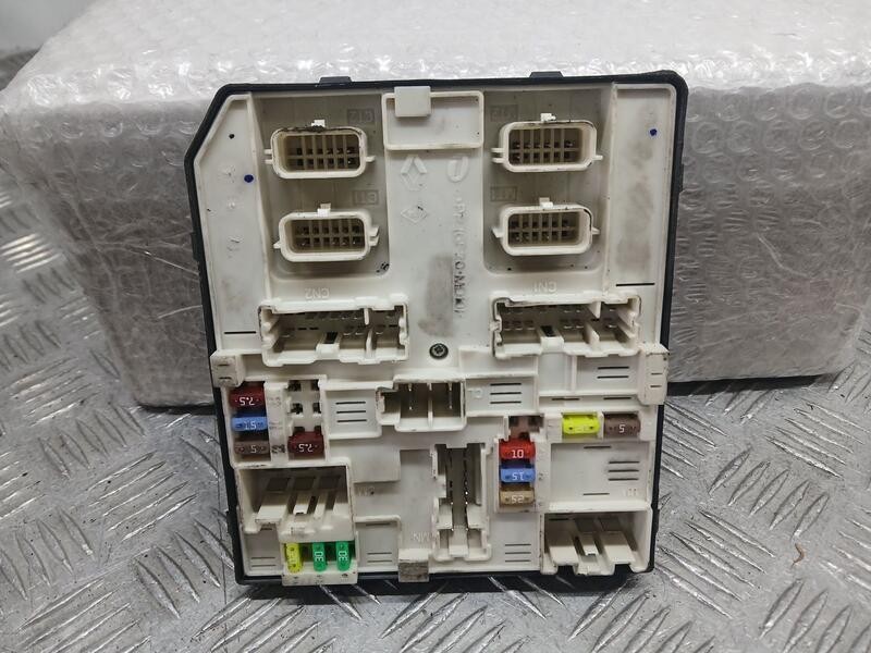 Recambio de caja reles / fusibles para renault kangoo express referencia OEM IAM 284B68727R  519534F06