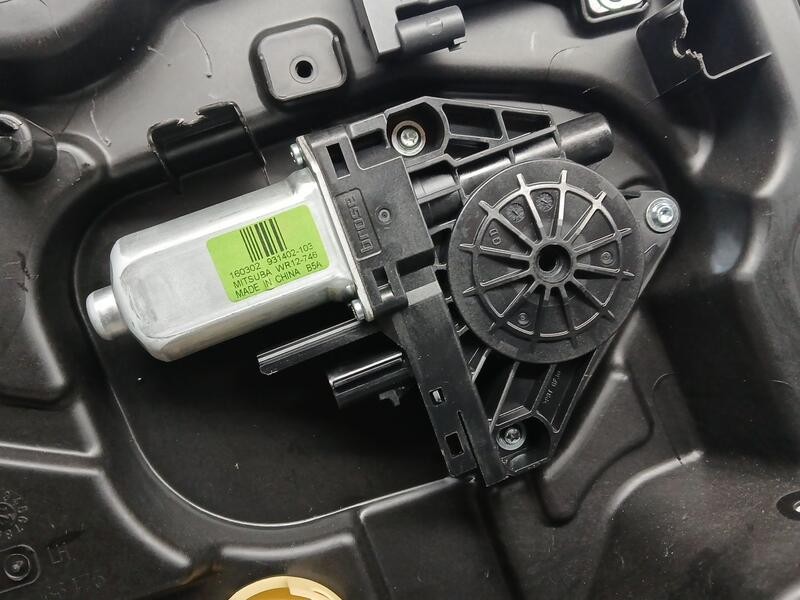 Recambio de elevalunas trasero izquierdo para jeep cherokee limited 4x2 referencia OEM IAM 68227457AA  