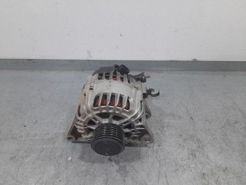 Recambio de alternador para hyundai ix20 (jc) 1.4 crdi referencia OEM IAM 373002A650 VALEO TG12C118