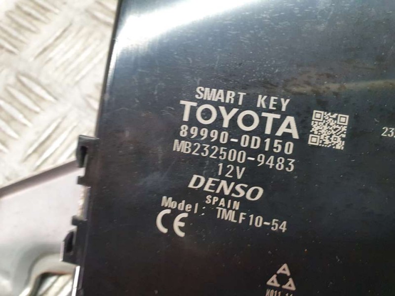 Recambio de modulo electronico para toyota yaris hybrid advance referencia OEM IAM 899900D150 2325009483 DENSO