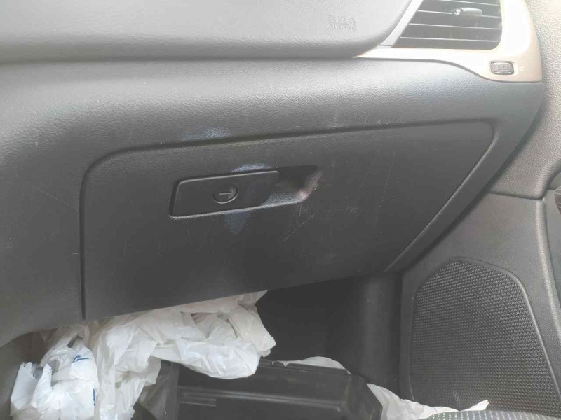 Recambio de guantera para jeep cherokee limited 4x2 referencia OEM IAM 68241412AB  