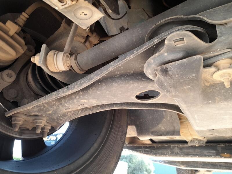 Recambio de brazo suspension inferior delantero derecho para citroën c3 iii (sx) 1.2 puretech 82 referencia OEM IAM 9670771480  