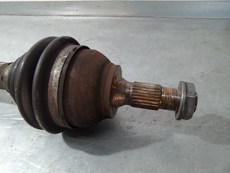 Recambio de transmision delantera derecha para peugeot 3008 access referencia OEM IAM 9684135480  