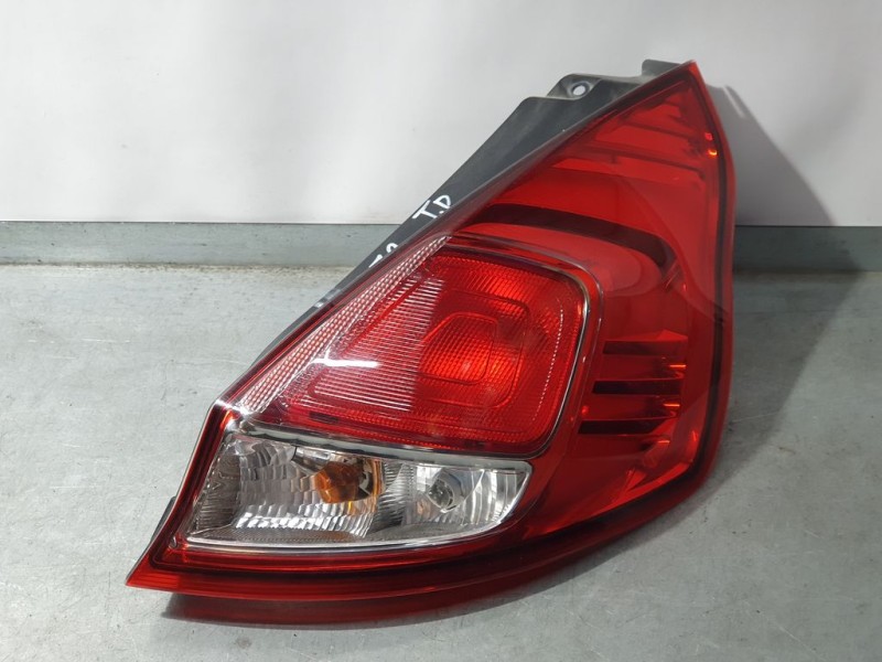 Recambio de piloto trasero derecho para ford fiesta (ccn) trend referencia OEM IAM 1877010  