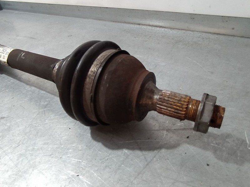 Recambio de transmision delantera izquierda para peugeot 3008 access referencia OEM IAM 9684135380  