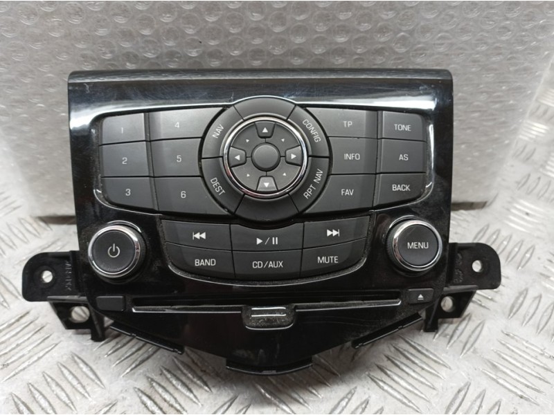 Recambio de mando radio para chevrolet cruze lt referencia OEM IAM 94563272  MANDOS GPS Y RADIO