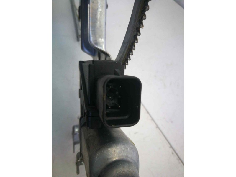 Recambio de elevalunas delantero derecho para opel meriva 1.7 16v cdti cat referencia OEM IAM 93389552  6 PINS