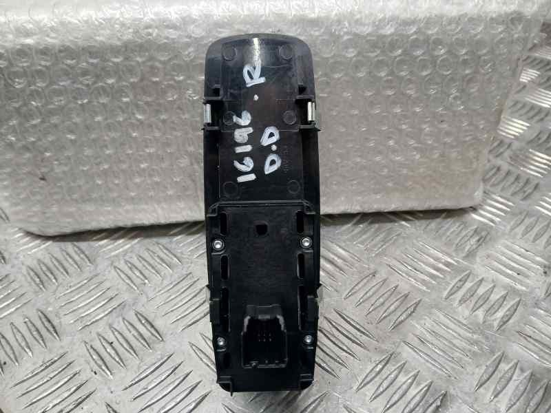 Recambio de mando elevalunas delantero derecho para jeep cherokee limited 4x2 referencia OEM IAM 68268251AC 10123707 