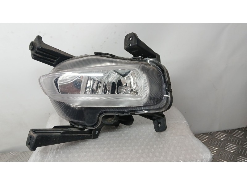 Recambio de faro antiniebla izquierdo para kia ceed (cd) 1.0 t-gdi referencia OEM IAM 92201J7000  