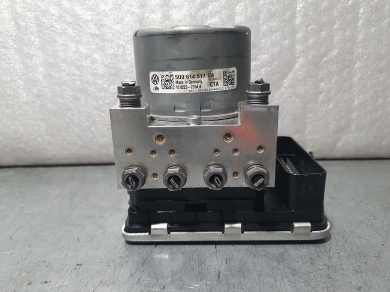 Recambio de abs para volkswagen t-roc bluemotion referencia OEM IAM 5Q0614517GA 10022021544 TOCADO