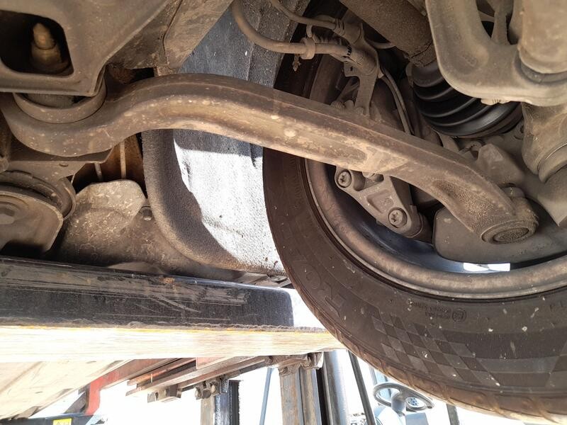 Recambio de brazo suspension inferior delantero izquierdo para audi a6 c6 avant (4f5) 3.0 tdi quattro referencia OEM IAM 4F04076