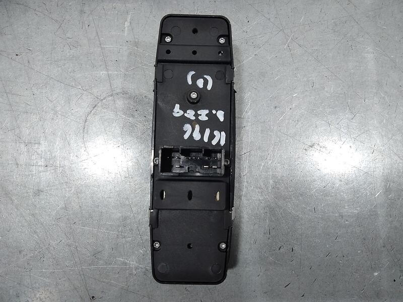 Recambio de mando elevalunas delantero izquierdo para jeep cherokee limited 4x2 referencia OEM IAM 68271208ab 04602780AD C/ MAND