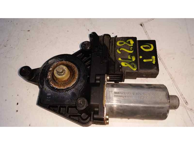 Recambio de motor elevalunas trasero derecho para volkswagen passat berlina (3b3) v6 executive 4motion referencia OEM IAM 1C0959