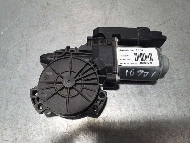 Recambio de motor elevalunas delantero derecho para kia cee´d drive referencia OEM IAM 402054D  6 PINES
