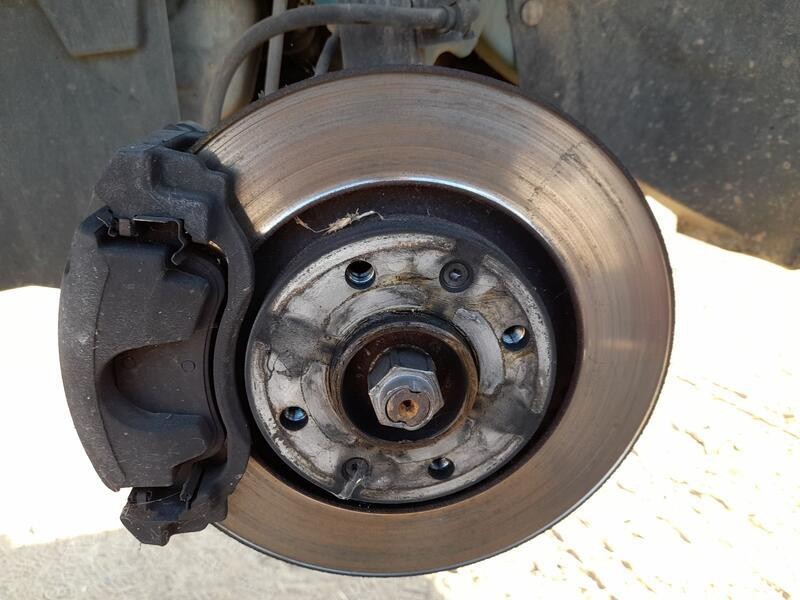 Recambio de mangueta delantera izquierda para citroën c3 iii (sx) 1.2 puretech 82 referencia OEM IAM 1607557480  