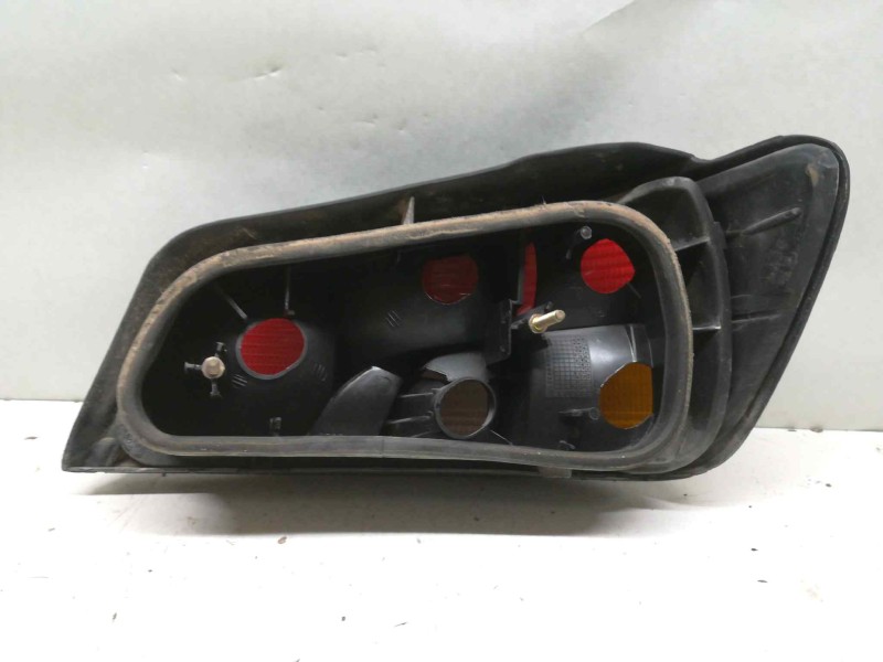 Recambio de piloto trasero izquierdo para peugeot 306 berlina 3/5 puertas (s1) 1.9 diesel referencia OEM IAM   TOCADO