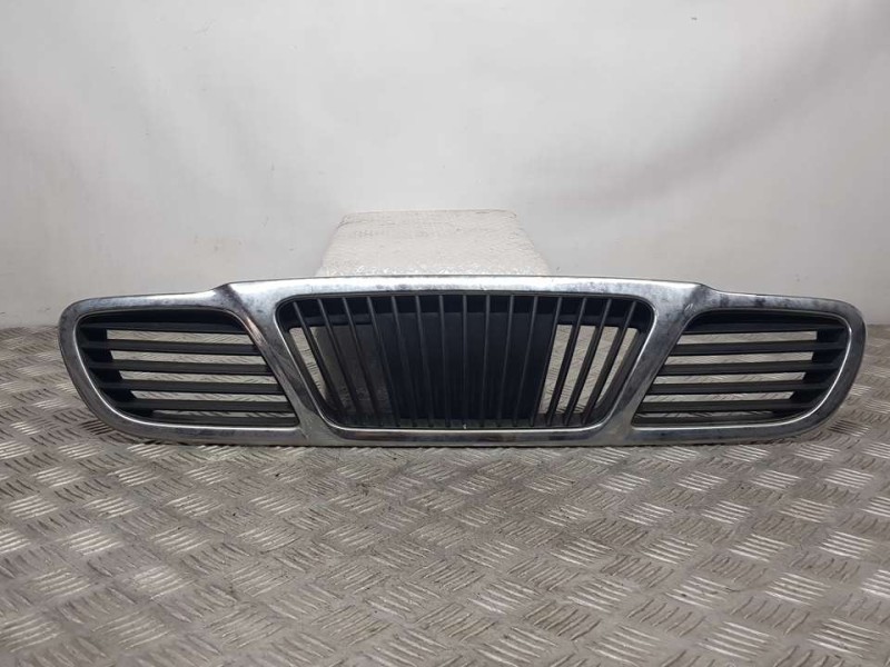 Recambio de rejilla delantera para daewoo lanos se referencia OEM IAM 96215294  