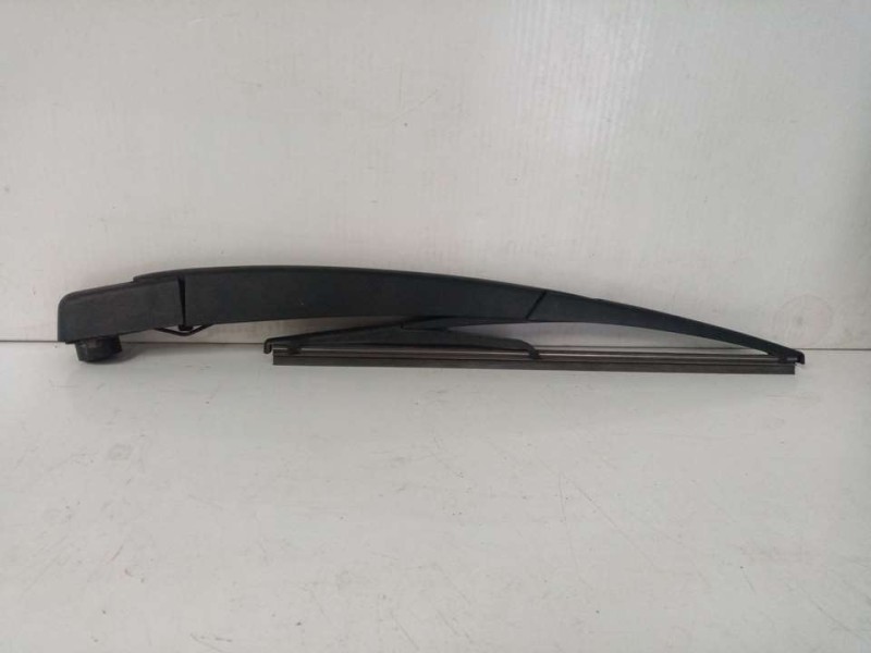 Recambio de brazo limpia trasero para peugeot 2008 (p1) allure referencia OEM IAM 6429HE  