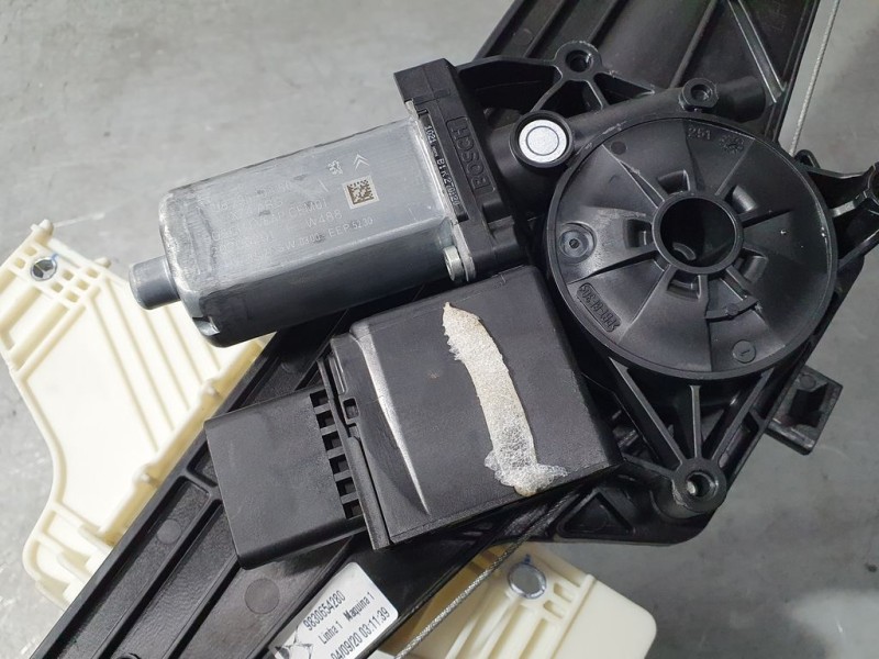 Recambio de elevalunas trasero izquierdo para ds 7 crossback be chic referencia OEM IAM 9830654280  ELECTRICO 6 PINS