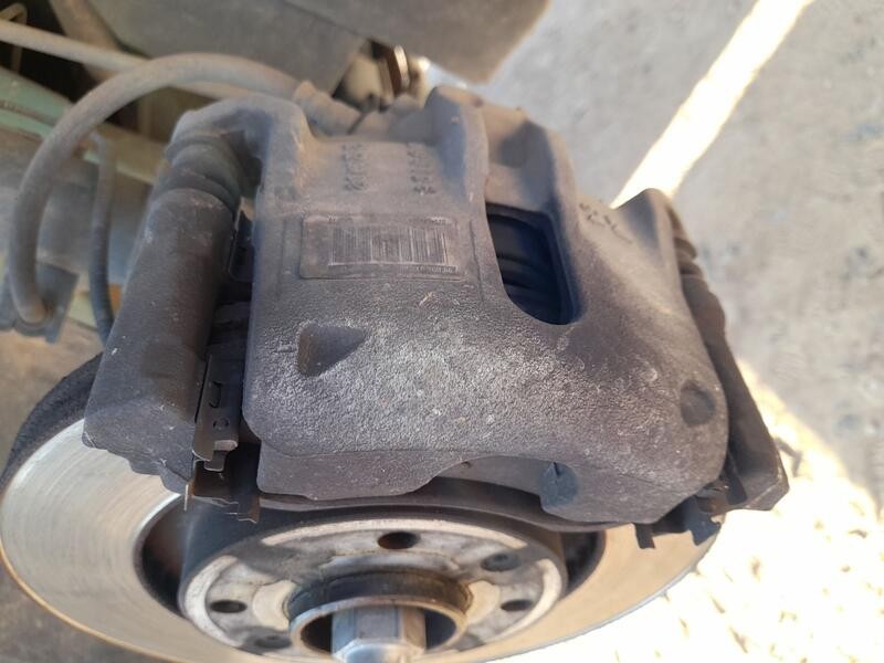Recambio de pinza freno delantera derecha para citroën c3 iii (sx) 1.2 puretech 82 referencia OEM IAM 1617292180  