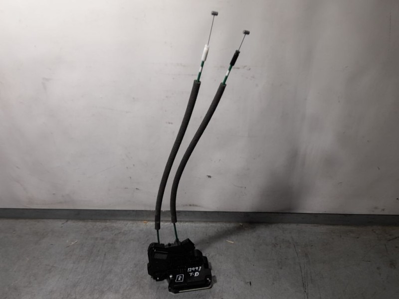 Recambio de cerradura puerta trasera derecha para ssangyong tivoli referencia OEM IAM 7132035001  4 PINES