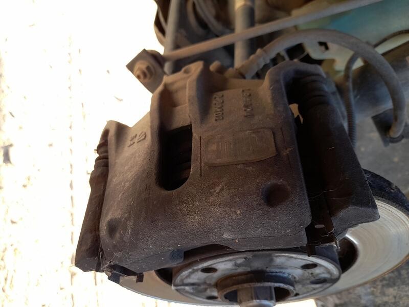 Recambio de pinza freno delantera izquierda para citroën c3 iii (sx) 1.2 puretech 82 referencia OEM IAM 1617292080  