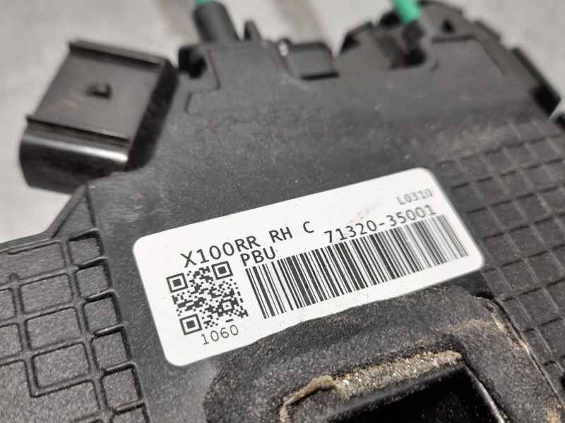 Recambio de cerradura puerta trasera derecha para ssangyong tivoli referencia OEM IAM 7132035001  4 PINES