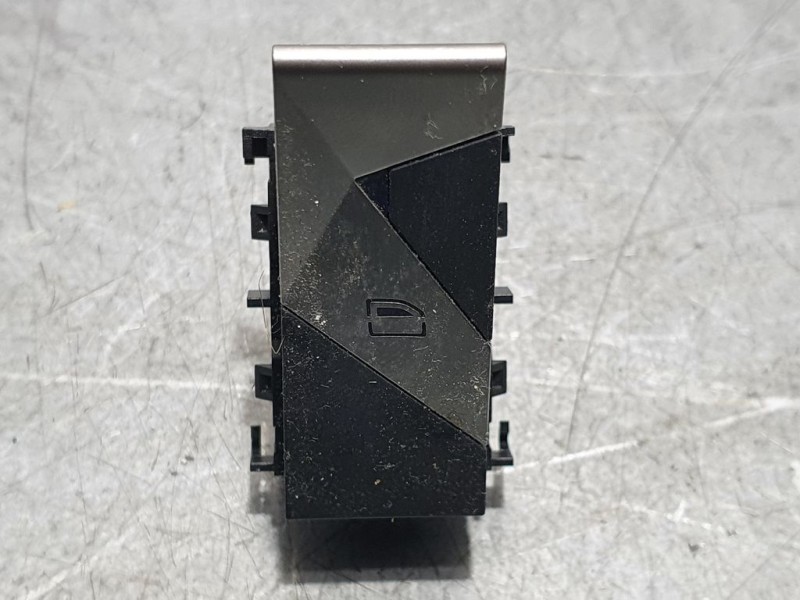 Recambio de mando elevalunas delantero izquierdo para ds 7 crossback be chic referencia OEM IAM 98177780DX  