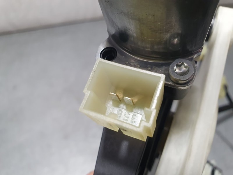 Recambio de elevalunas delantero izquierdo para volkswagen t-roc bluemotion referencia OEM IAM 2GA837461F  ELECTRICO 2 PINES