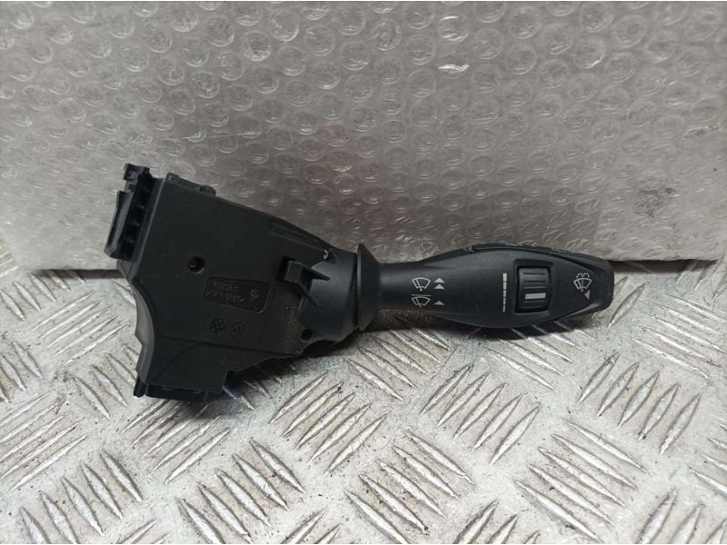 Recambio de mando limpia para ford fiesta (cb1) titanium referencia OEM IAM 8A6T17A553AC  