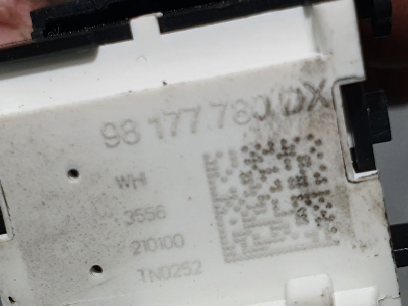 Recambio de mando elevalunas delantero izquierdo para ds 7 crossback be chic referencia OEM IAM 98177780DX  