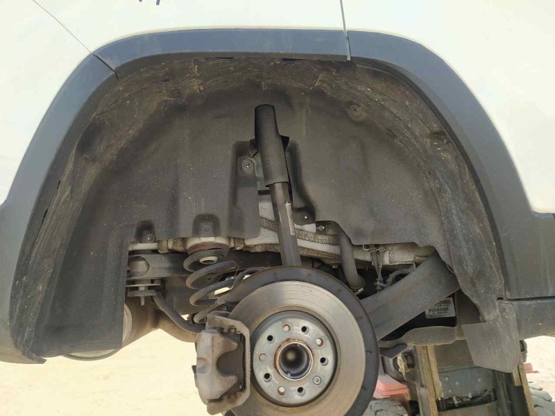 Recambio de plastico pase rueda tras. dch. para jeep cherokee limited 4x2 referencia OEM IAM 68209682AE  