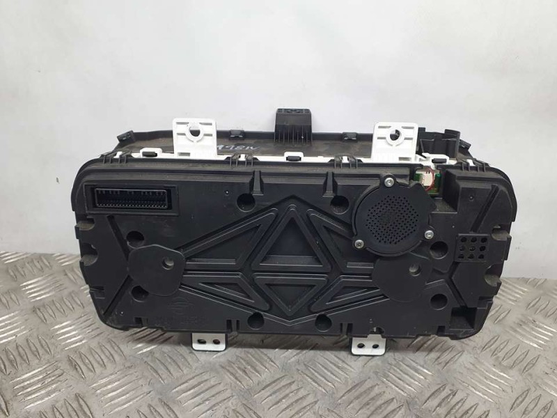 Recambio de cuadro instrumentos para ssangyong tivoli referencia OEM IAM 8021035560  