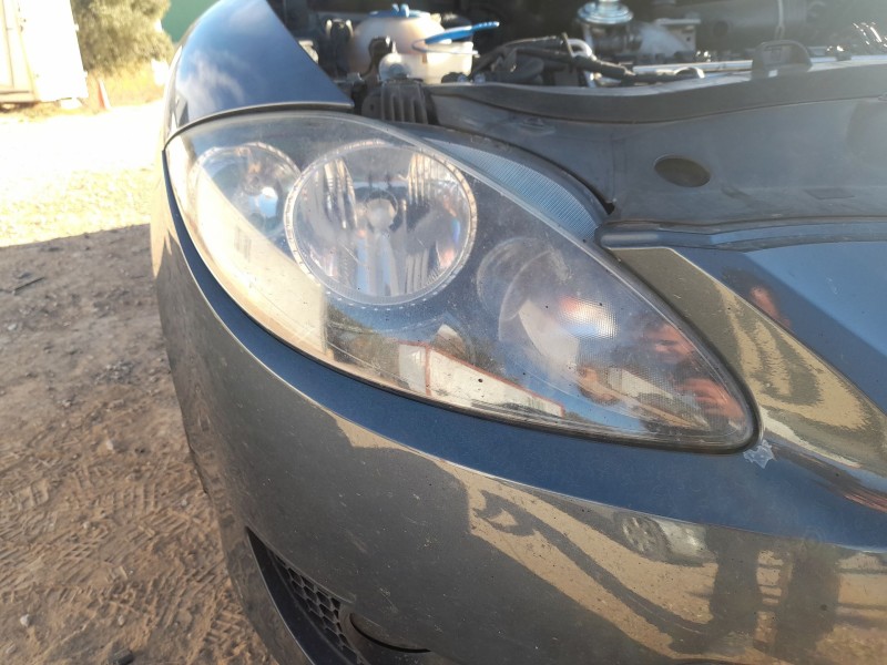 Recambio de faro derecho para seat leon (1p1) 1.9 tdi referencia OEM IAM 5P1941006D  89315809