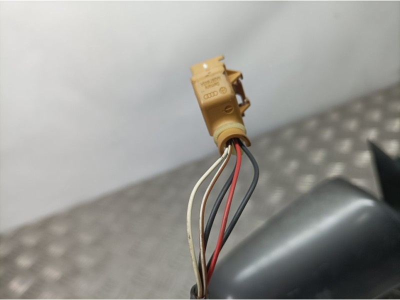 Recambio de retrovisor derecho para audi a4 berlina (8e) 2.0 tdi 16v (103kw) referencia OEM IAM 8E1858532AA  ELECTRICO 5 CABLES