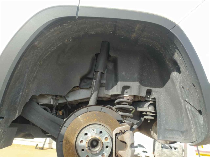 Recambio de plastico pase rueda tras. izq. para jeep cherokee limited 4x2 referencia OEM IAM 68209683AE  