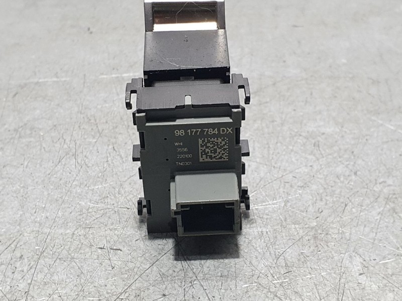 Recambio de mando elevalunas trasero izquierdo para ds 7 crossback be chic referencia OEM IAM 98177784DX  