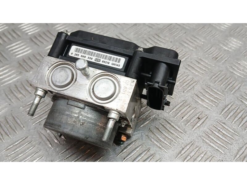 Recambio de abs para renault clio iii dinamique referencia OEM IAM 8200509749 BOSCH 0265231804