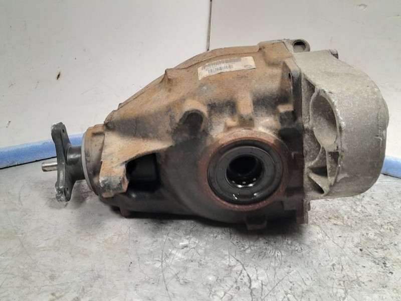 Recambio de diferencial trasero para bmw serie 1 berlina (e81/e87) 118d referencia OEM IAM 7566169  3 TORNILLOS
