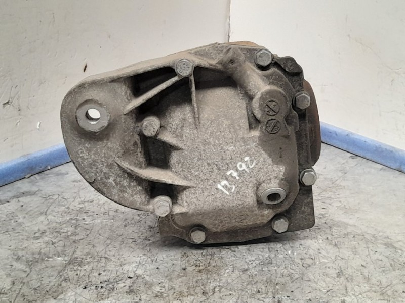 Recambio de diferencial trasero para bmw serie 1 berlina (e81/e87) 118d referencia OEM IAM 7566169  3 TORNILLOS
