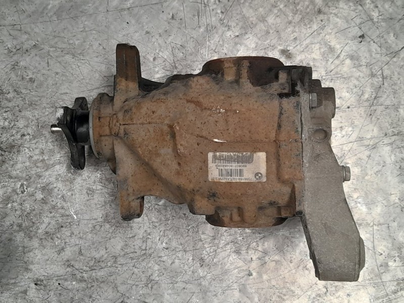 Recambio de diferencial trasero para bmw serie 1 berlina (e81/e87) 118d referencia OEM IAM 7566169  3 TORNILLOS