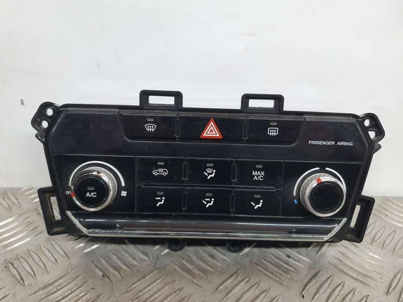 Recambio de mando calefaccion / aire acondicionado para ssangyong tivoli referencia OEM IAM 6870135010 20C060013 