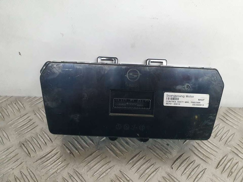 Recambio de mando calefaccion / aire acondicionado para ssangyong tivoli referencia OEM IAM 6870135010 20C060013 