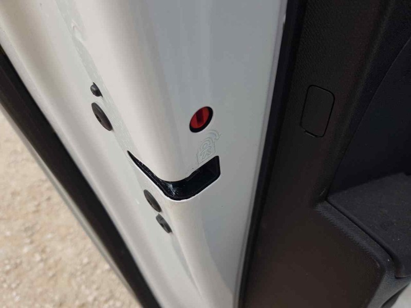 Recambio de cerradura puerta trasera izquierda para opel corsa f gs referencia OEM IAM   