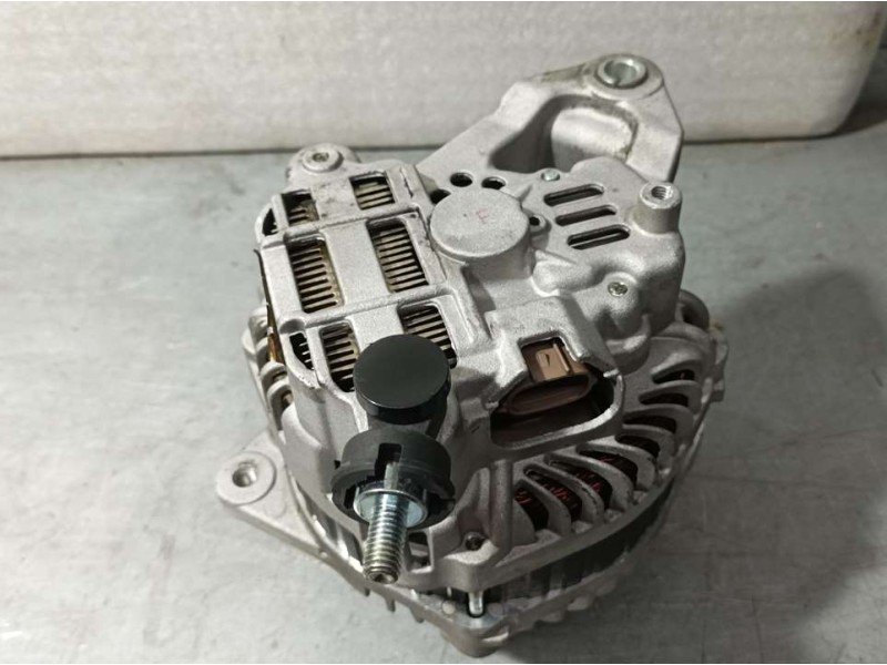 Recambio de alternador para nissan cabstar chasis cabina referencia OEM IAM CGB12681  