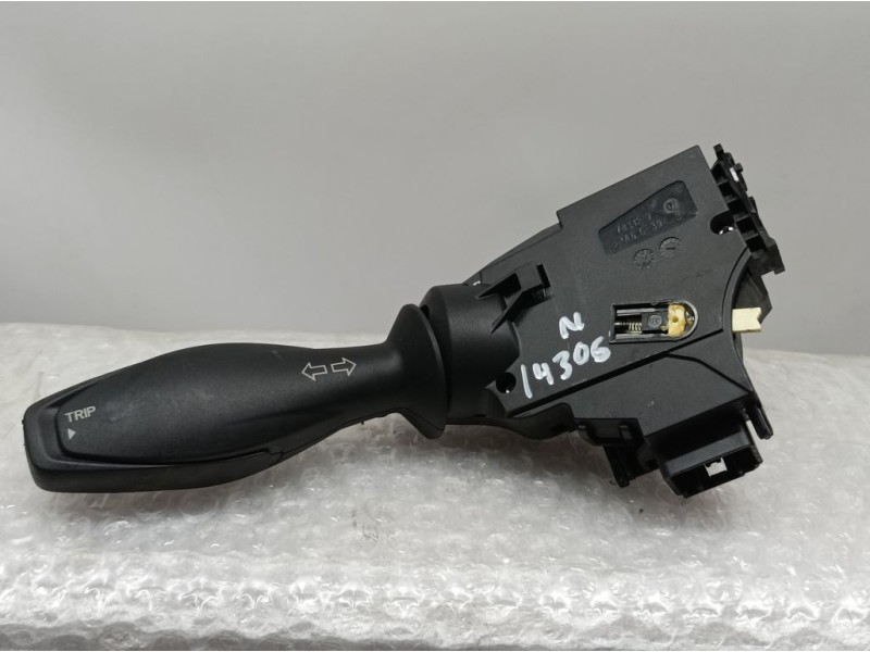 Recambio de mando intermitentes para ford fiesta (ccn) st-line referencia OEM IAM 8A6T13335BC  