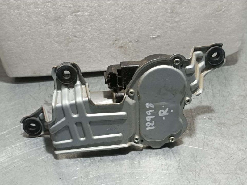 Recambio de motor limpia trasero para ssangyong tivoli referencia OEM IAM X101  