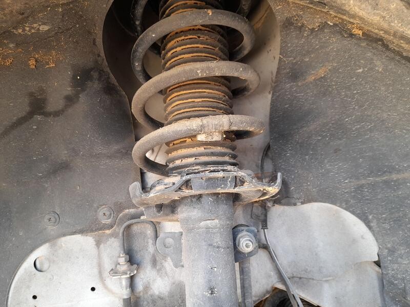 Recambio de amortiguador delantero izquierdo para ford fiesta vii (hj, hf) 1.0 ecoboost referencia OEM IAM 2329161  