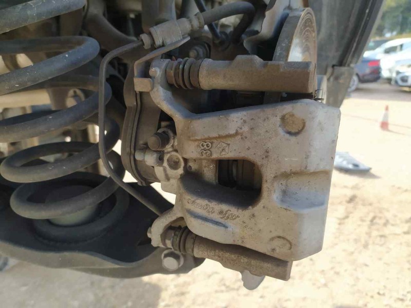 Recambio de pinza freno trasera derecha para jeep cherokee limited 4x2 referencia OEM IAM 68225312AA  